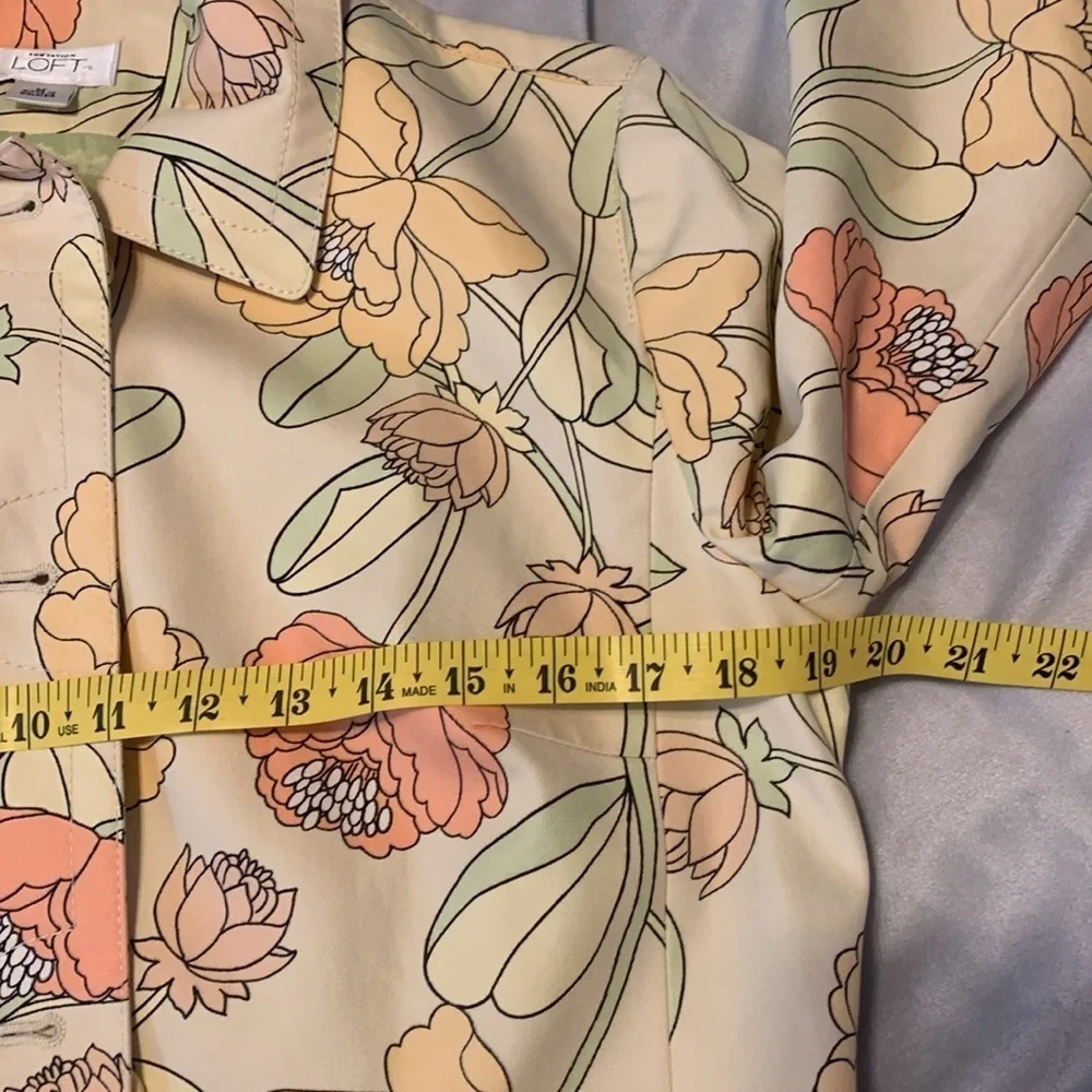 Ann Taylor LOFT Floral spring pastel butter yellow light over coat jacket medium